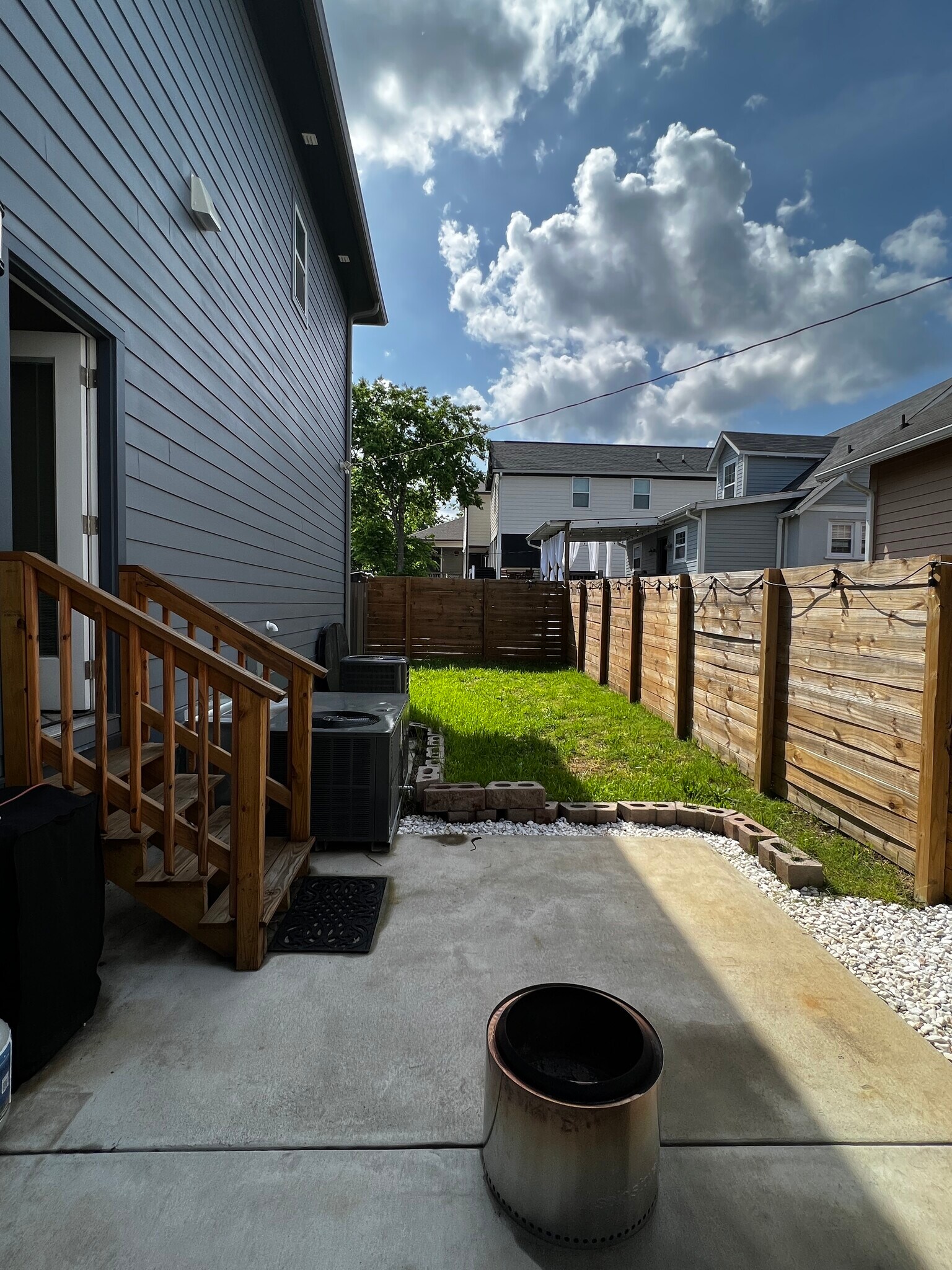 Building Photo - 1072 Zophi St