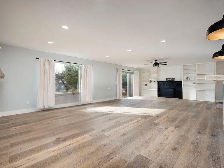 Building Photo - 12290 Dyer Ct