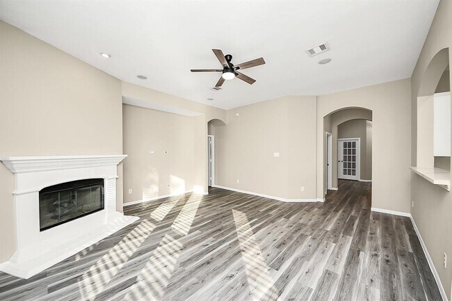 Building Photo - 22035 Emerald Run Ln
