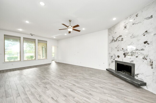 Building Photo - 10910 Wardrop Pl