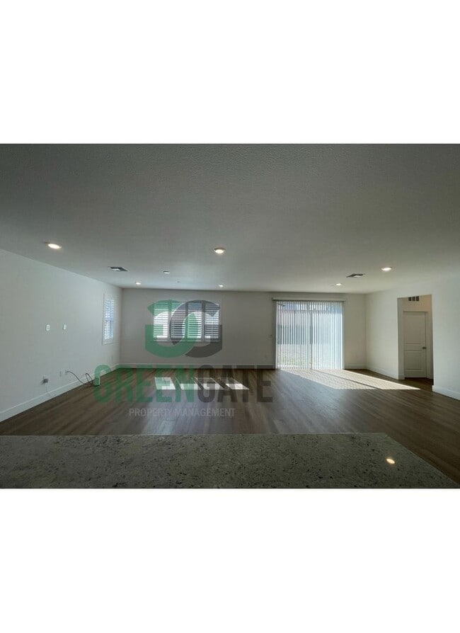 Building Photo - New Build in Tracy Hills!! 4 Bedroom 2.5 Bath AVAILABLE NOW!!