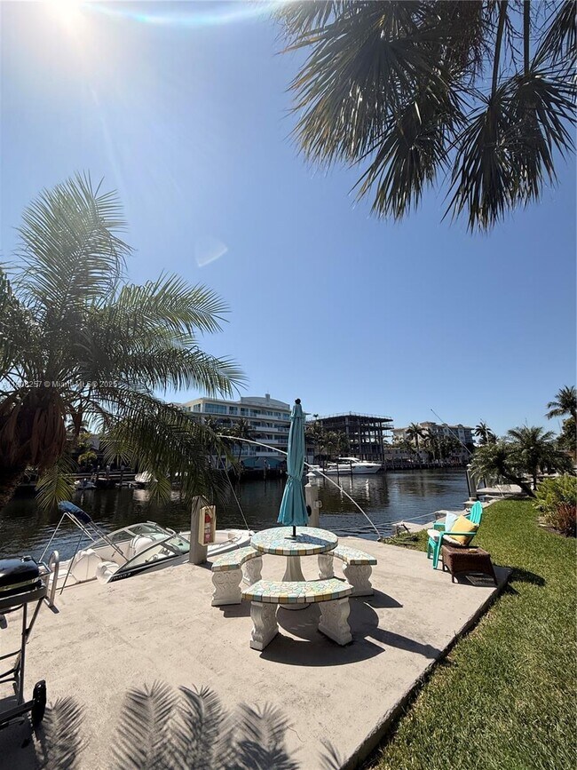 Building Photo - 180 Isle of Venice Dr