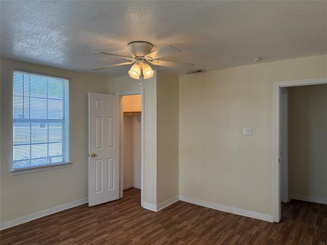 Building Photo - 1402 N Commerce St