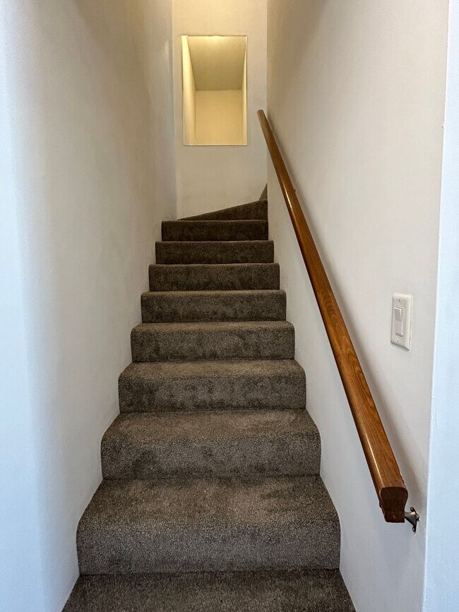 Building Photo - 66 Hidden Lake Ct