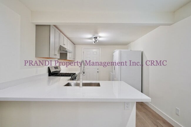 Building Photo - 226 D St