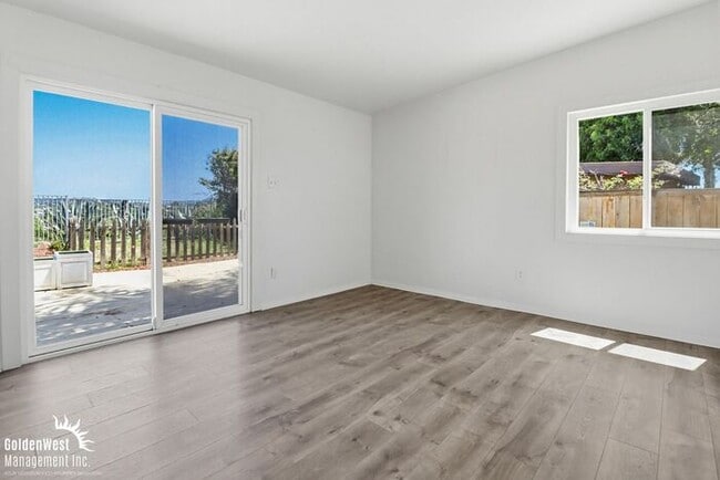 Building Photo - Enchanting 3Bdm 2Ba Home with Scenic Views in San Diego!