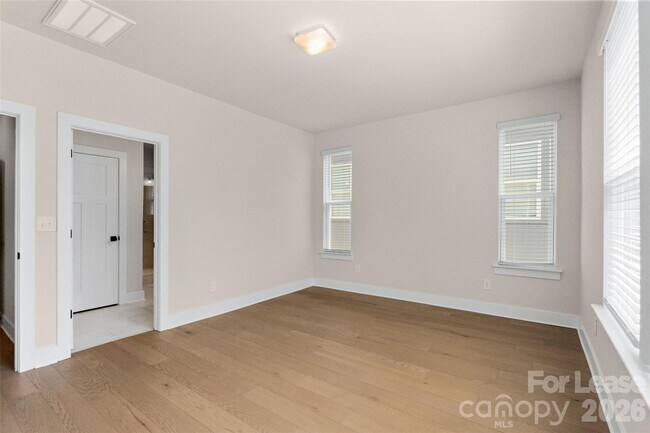 Building Photo - 6017 Irwins Br Dr