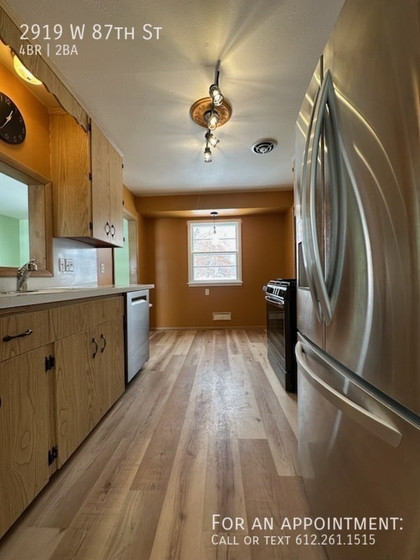 Building Photo - 2919 W 87th St