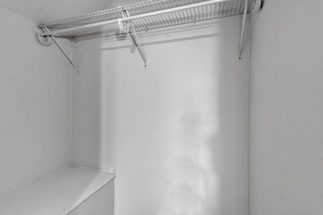 Building Photo - 105 Mariner St