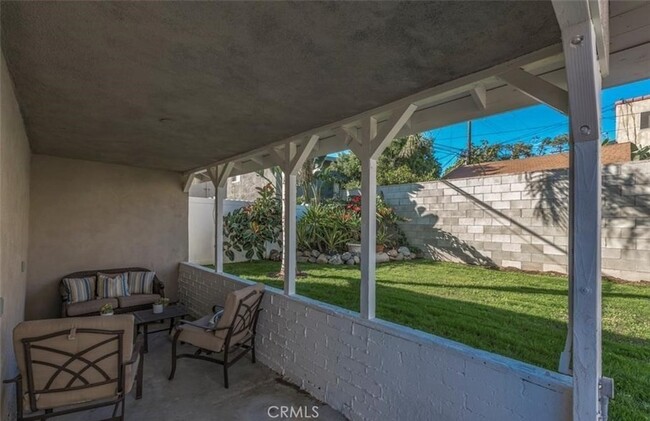 Building Photo - 33895 Alcazar Dr