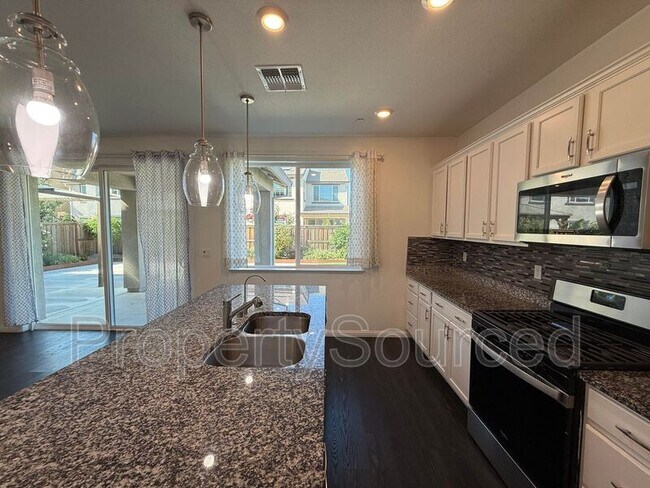 Building Photo - 2703 Rabbit Holw Dr