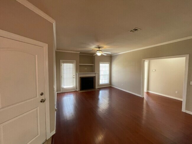 Building Photo - 11220 S Cedar St