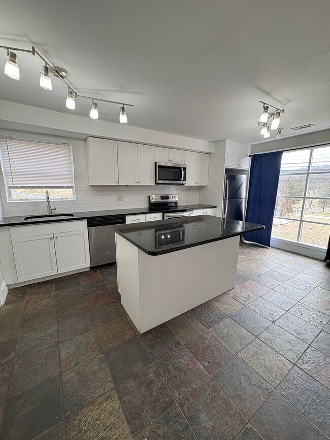 Building Photo - Prime Conshohocken Living – Updated 3BR Minutes from Fayette