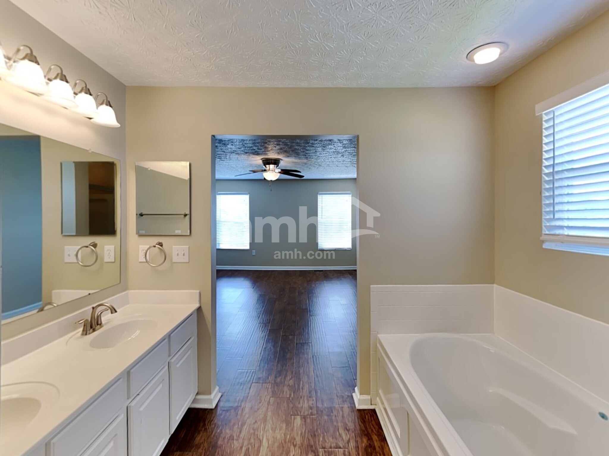 Building Photo - 227 Merriston Cir