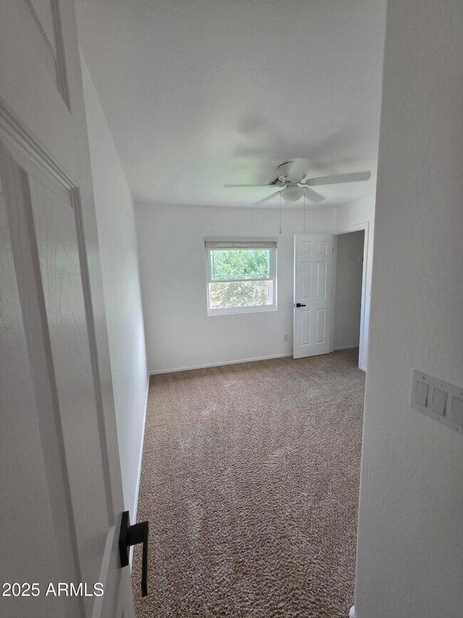 Building Photo - 22461 W Woodlands Ave