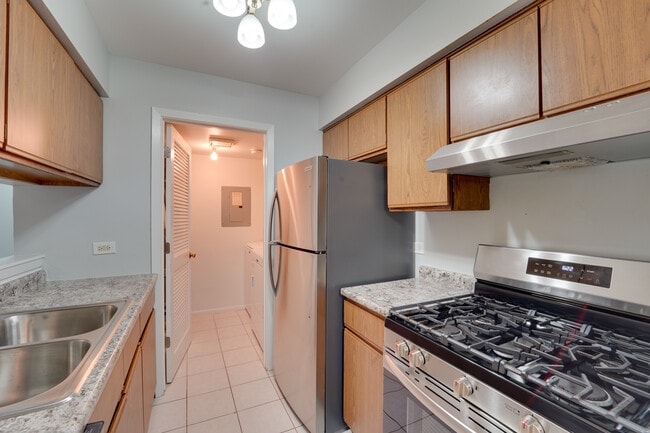 Building Photo - 365 Grissom Ct