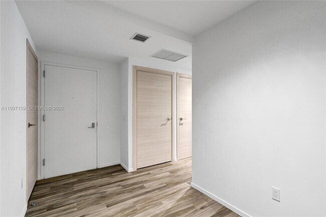 Building Photo - 801 S Miami Ave