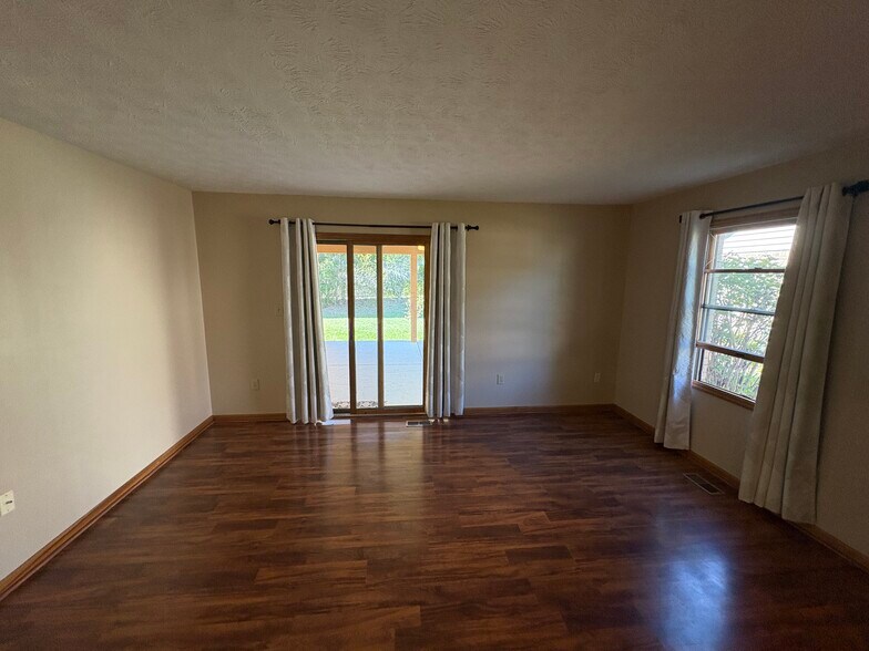 Building Photo - 7333 McSmith Ln