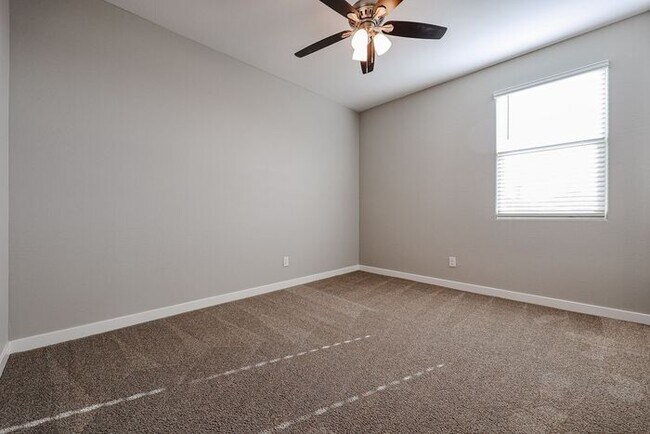 Building Photo - MOVE IN SPECIALS!! Recently Built Home in ...