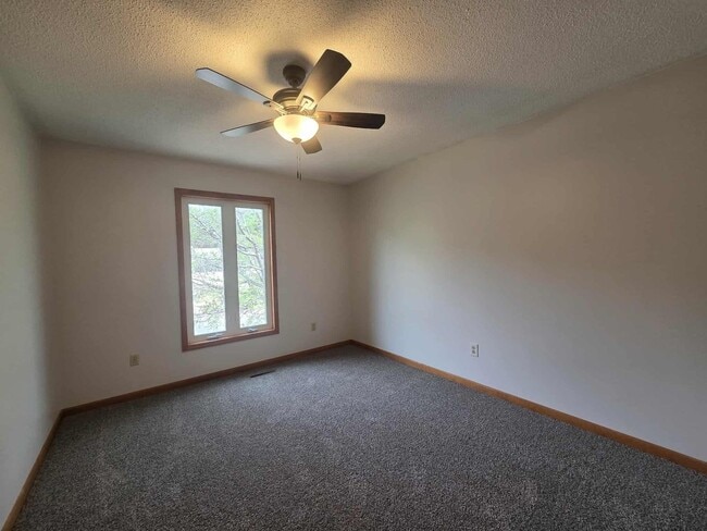 Building Photo - Spacious Home for Rent!