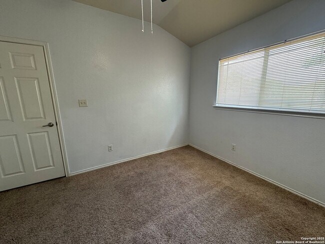 Building Photo - 5702 Canterbury Run