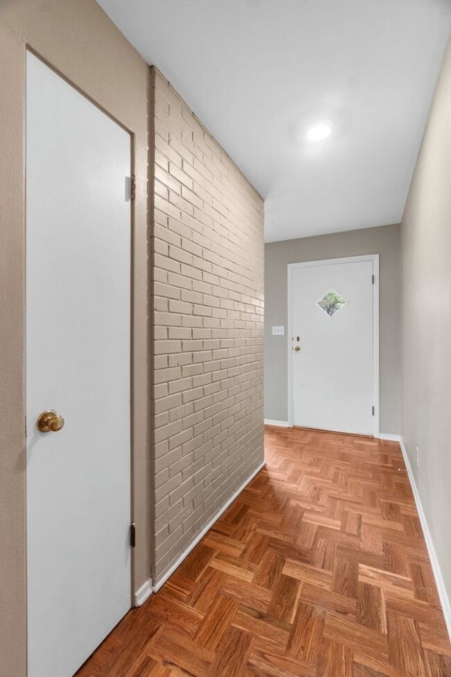 Building Photo - Beautiful House in Cape