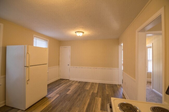 Building Photo - 37355 2nd St