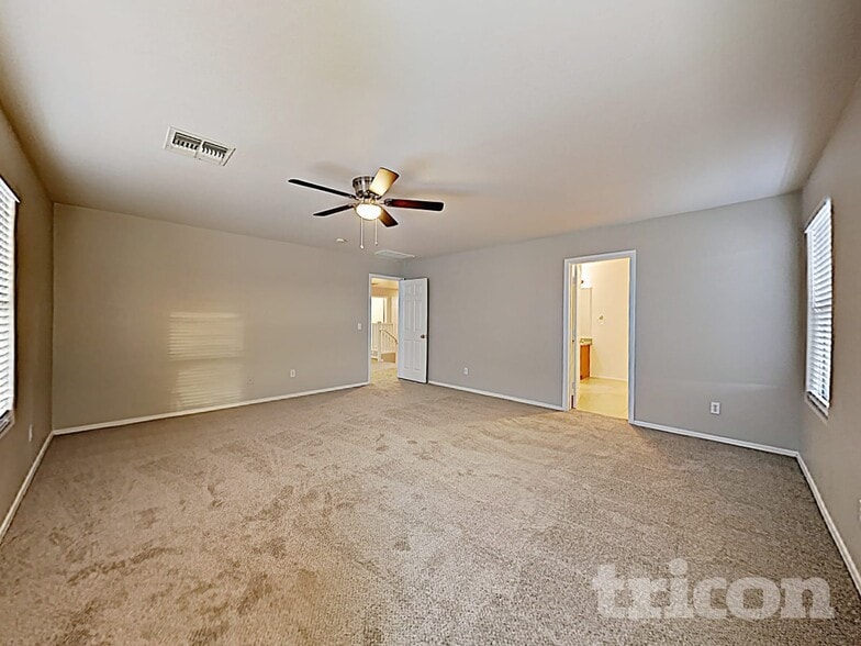 Building Photo - 25685 W Pleasant Ln