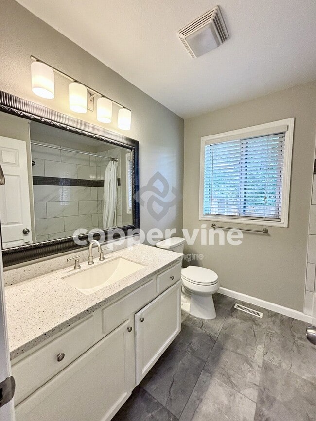 Building Photo - 9774 Fred Dr