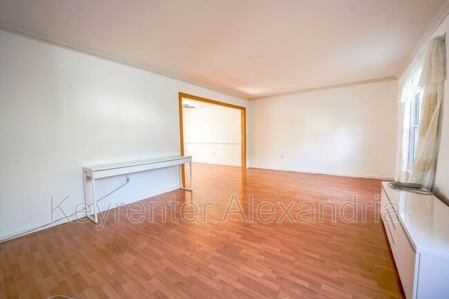 Building Photo - 7123 Red Horse Tavern Ln