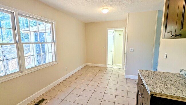 Building Photo - 4446 Falcon Ct