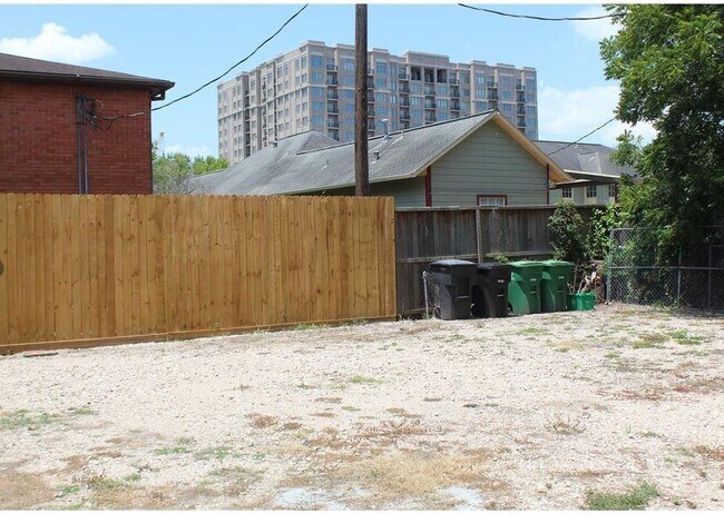 Building Photo - 5106 Jackson St