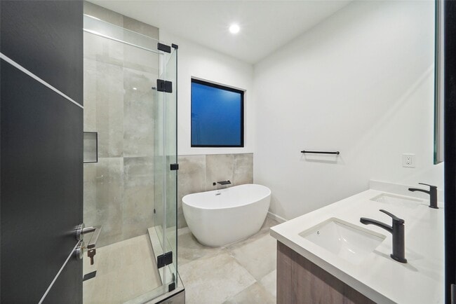 Building Photo - 2438 Carriage Lamp Ln