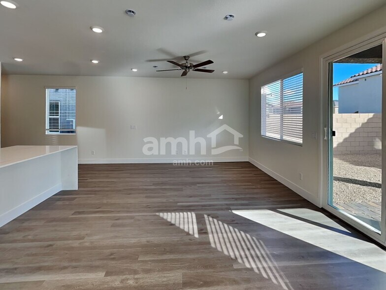 Building Photo - 8917 Dwarf Chin Ave