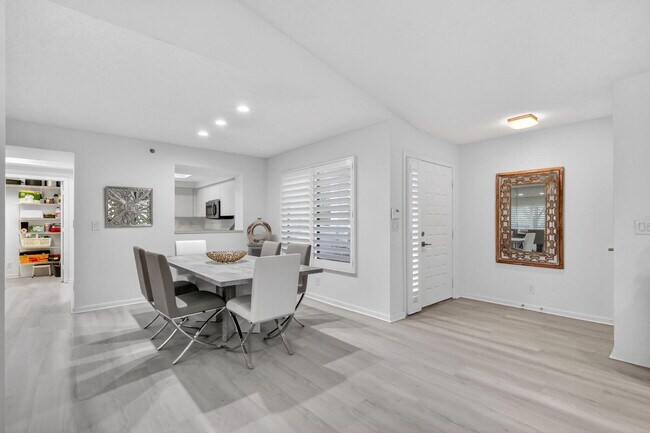 Building Photo - 15314 Strathearn Dr