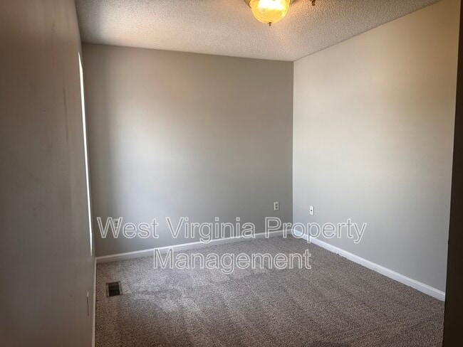 Building Photo - 104 N 8th St