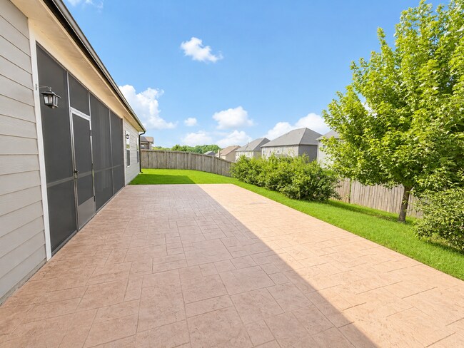 Building Photo - 404 Cattail Holw Wy