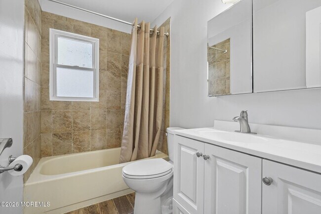 Building Photo - 6 Rockwell Cir