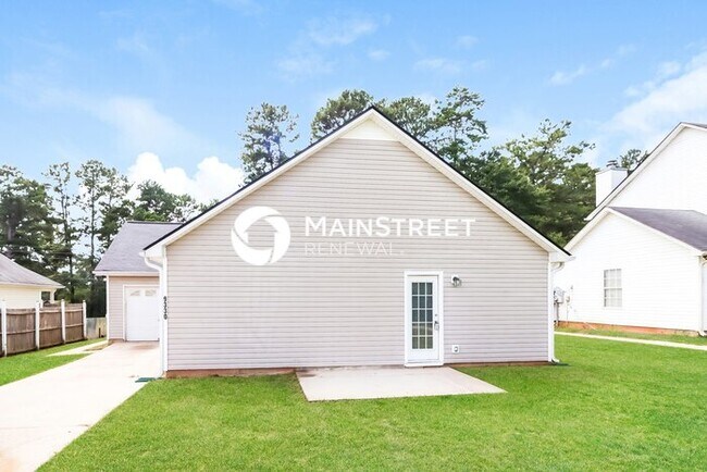 Building Photo - 3 Bedroom Pet-Friendly Home in Jonesboro, GA with Main Street Renewal