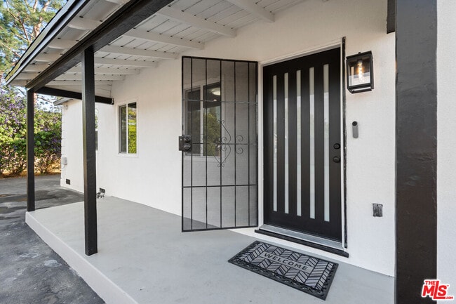 Building Photo - 20850 Chase St