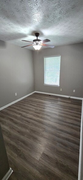 Building Photo - 407 Bainbridge Dr