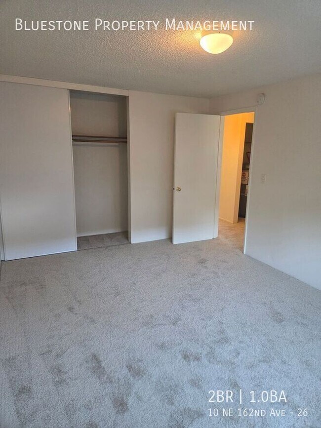 Building Photo - 10 NE 162nd Ave