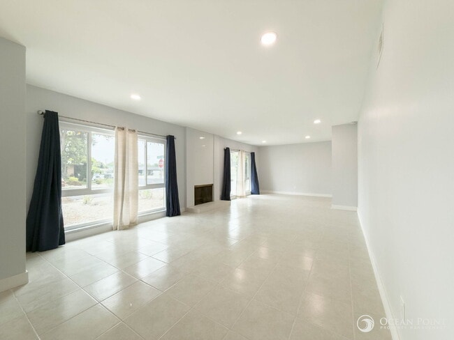 Building Photo - Newly Renovated Home for Rent in Thousand ...