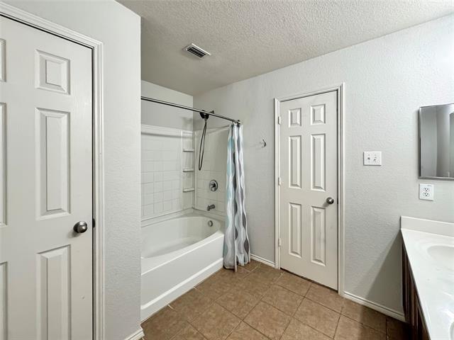 Building Photo - 9831 Dartmouth Dr