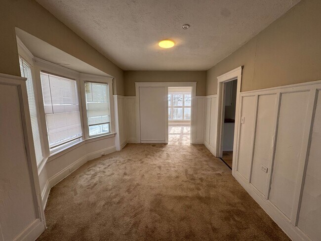 Building Photo - Comfort Meets Convenience: Beautiful 3-Bedroom Single-Family Home  Family-Friendly