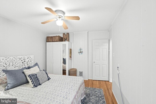Building Photo - 5231 Ridge Ave