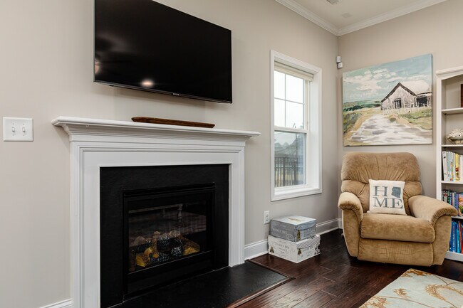 Building Photo - 205 Parrish Ln