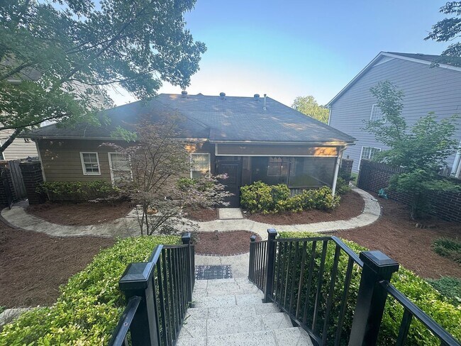 Building Photo - 1601 Deer Valley Dr