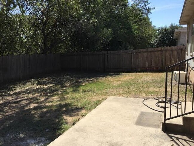 Building Photo - 9001 Kimono Ridge Dr