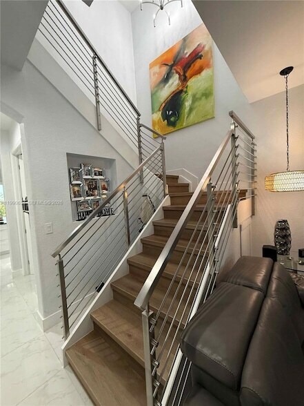 Building Photo - 6923 Julia Gardens Dr